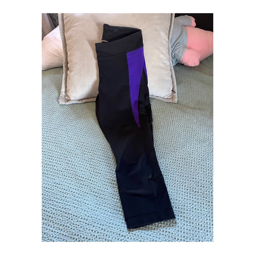 Black with purple Under Armour crop leggings